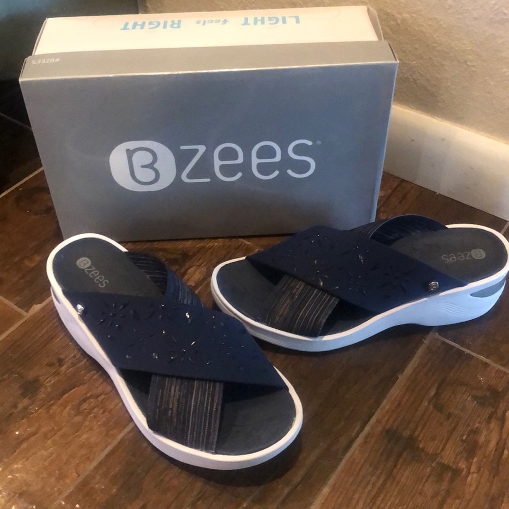 BZees wedge sandal